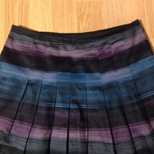 “Loft” skirt size 0P in excellent condition